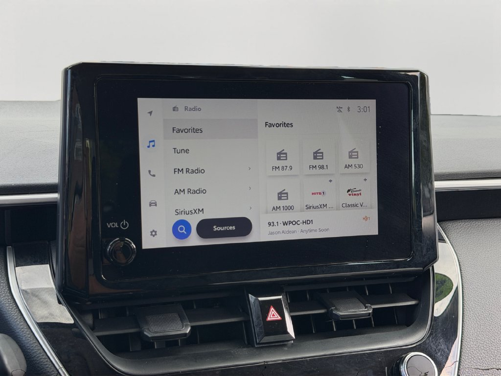 Used 2025 Toyota Corolla LE FWD image 17