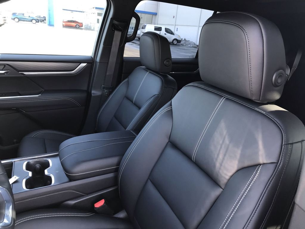 New 2026 GMC Acadia Elevation w/ Black Edition AWD/4WD image 11