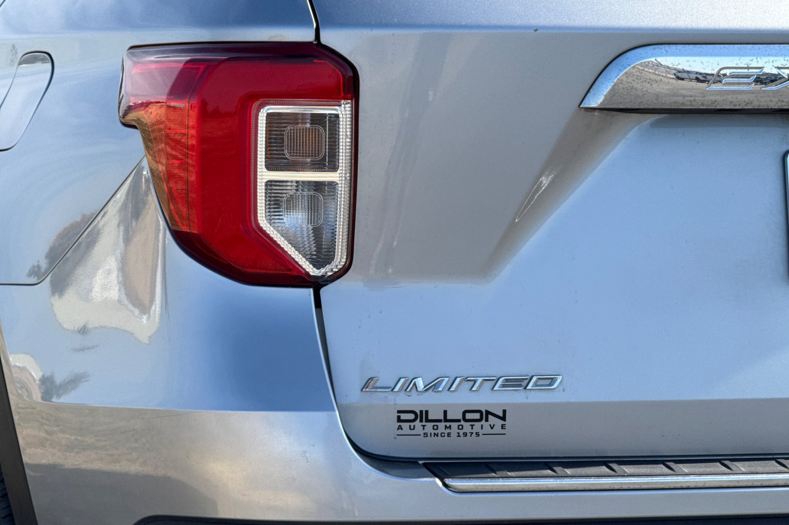 Used 2023 Ford Explorer Limited AWD/4WD image 31