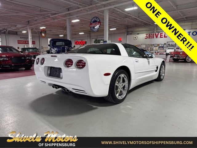 Used 2004 Chevrolet Corvette Coupe w/ Roof Package image 5
