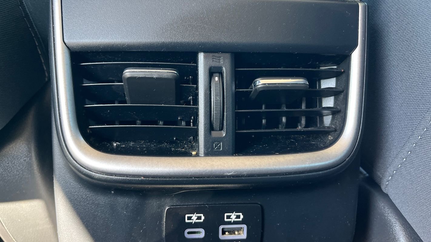 Used 2023 Subaru Outback Premium AWD/4WD image 18