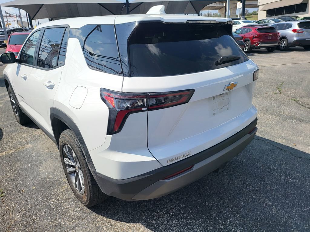 Used 2025 Chevrolet Equinox LT FWD image 3