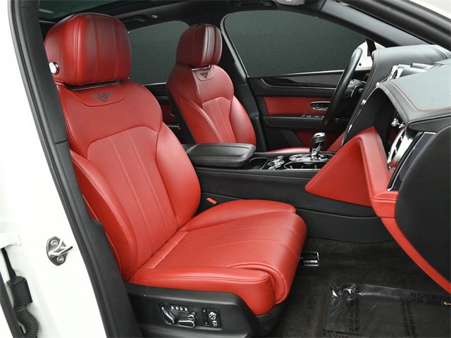 Used 2018 Bentley Bentayga image 24