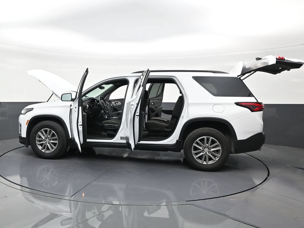 Used 2023 Chevrolet Traverse LT FWD image 27