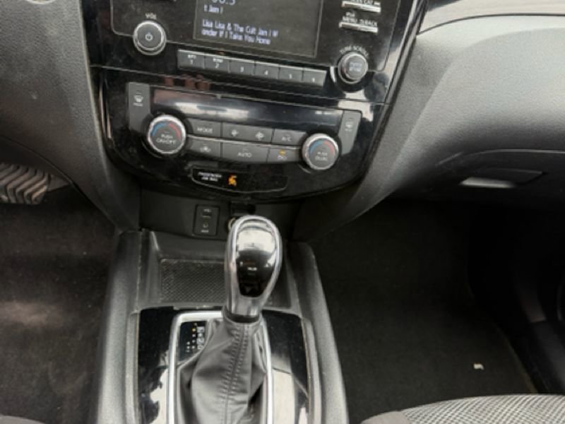 Used 2018 Nissan Rogue Sport SV image 18