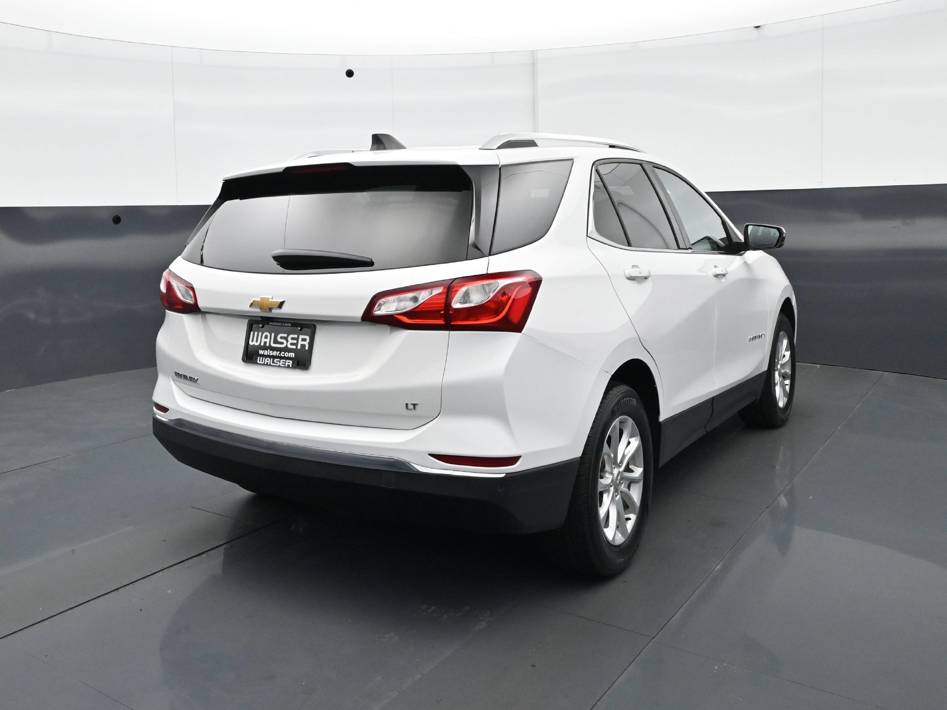 Used 2018 Chevrolet Equinox LT w/ Sun & Infotainment Package FWD image 6