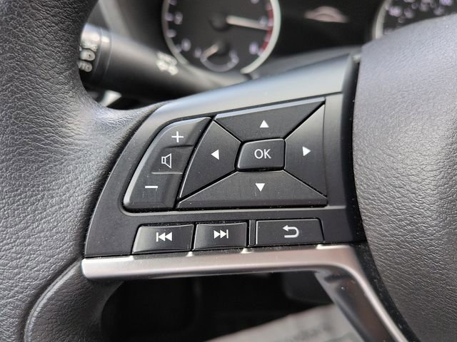 Used 2025 Nissan Sentra SV image 17