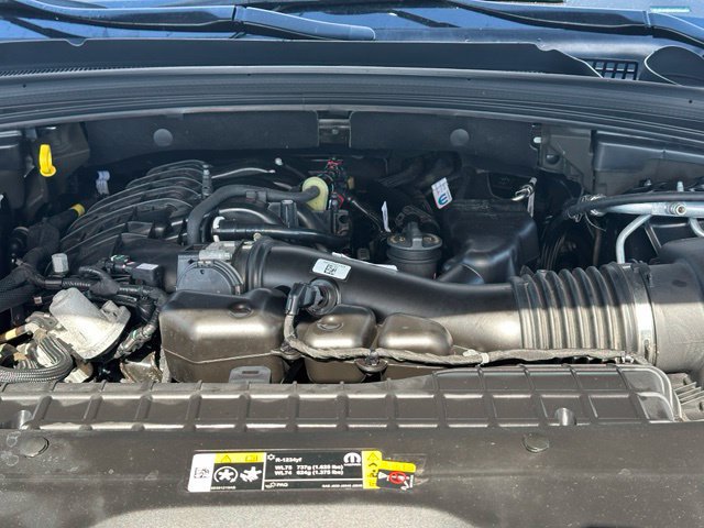 Used 2023 Jeep Grand Cherokee Limited w/ Luxury Tech Group II AWD/4WD image 9