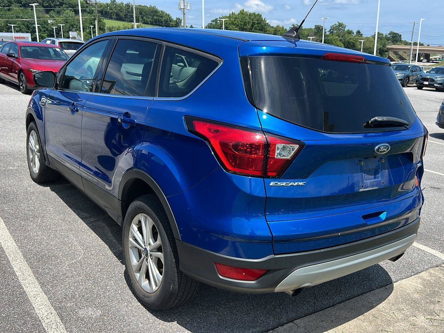 Used 2019 Ford Escape SE AWD/4WD image 2