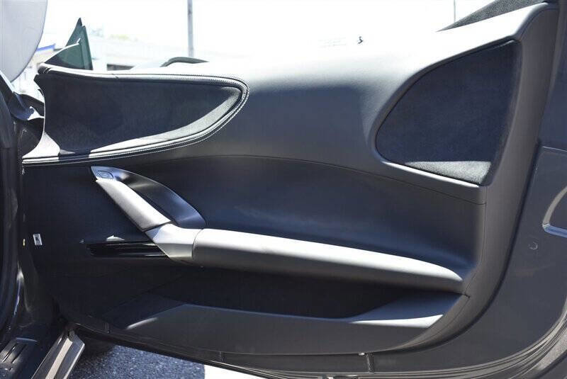 Used 2021 Ferrari SF90 Stradale image 18