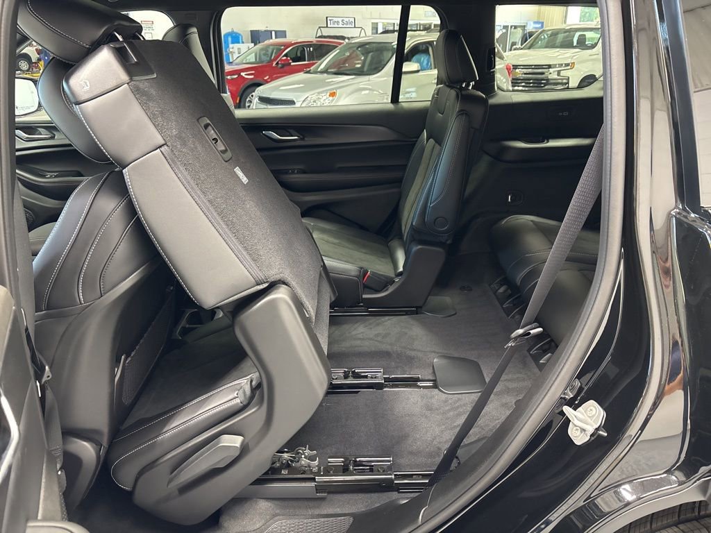 New 2025 Jeep Grand Cherokee L Altitude image 34