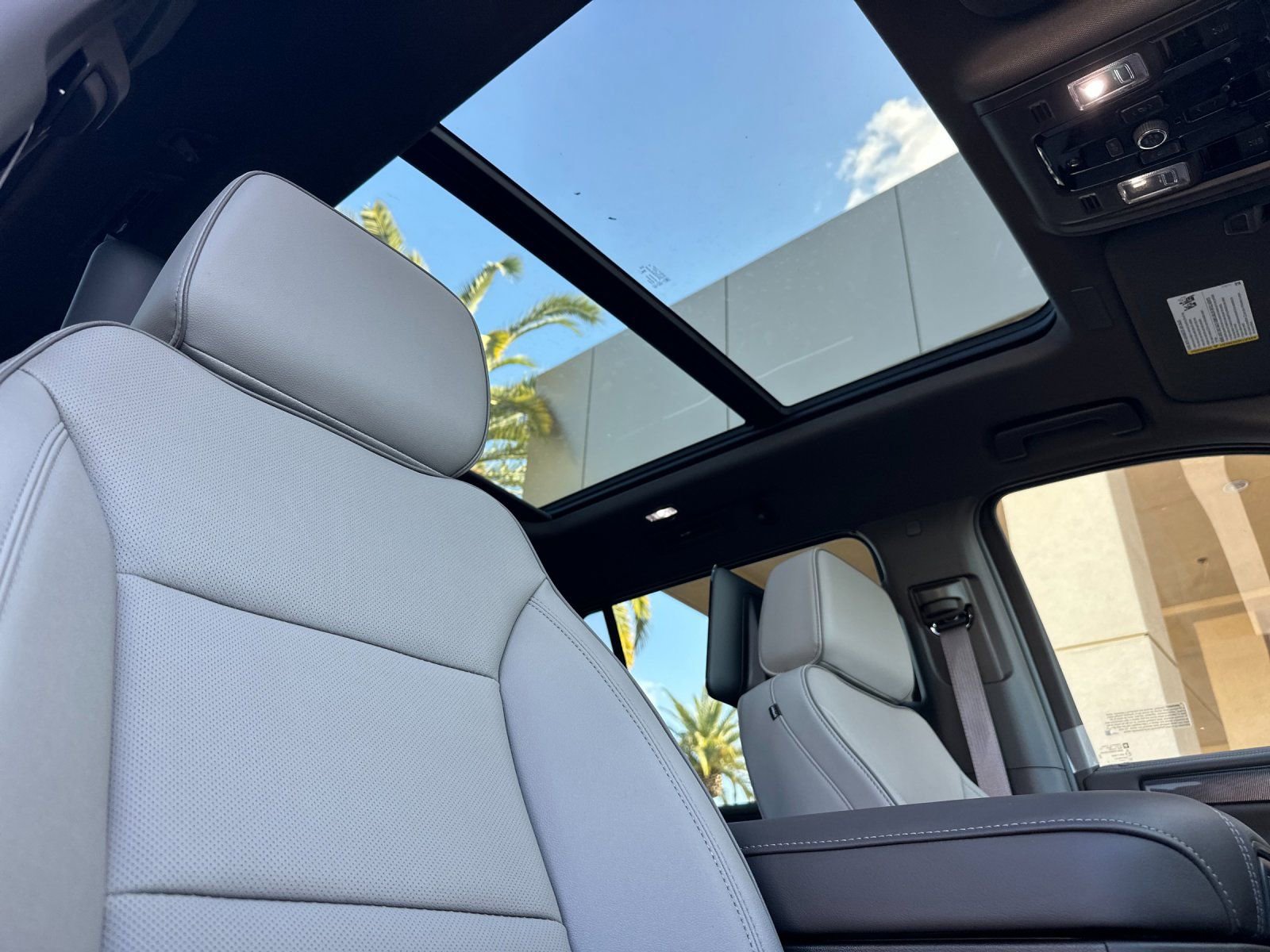 New 2026 GMC Yukon XL Elevation w/ Elevation Premium Package AWD/4WD image 19