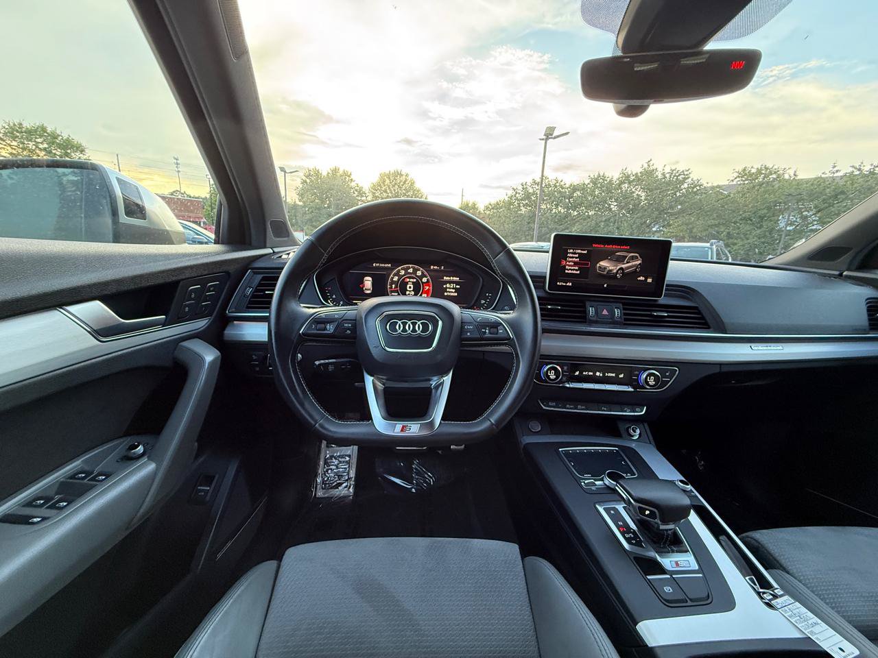 Used 2018 Audi SQ5 Prestige AWD/4WD image 24