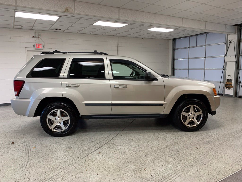 Used 2007 Jeep Grand Cherokee Laredo RWD image 7