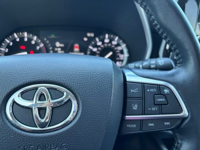 Used 2021 Toyota Highlander XLE AWD/4WD image 26