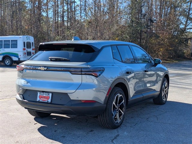 New 2026 Chevrolet Equinox EV LT image 2
