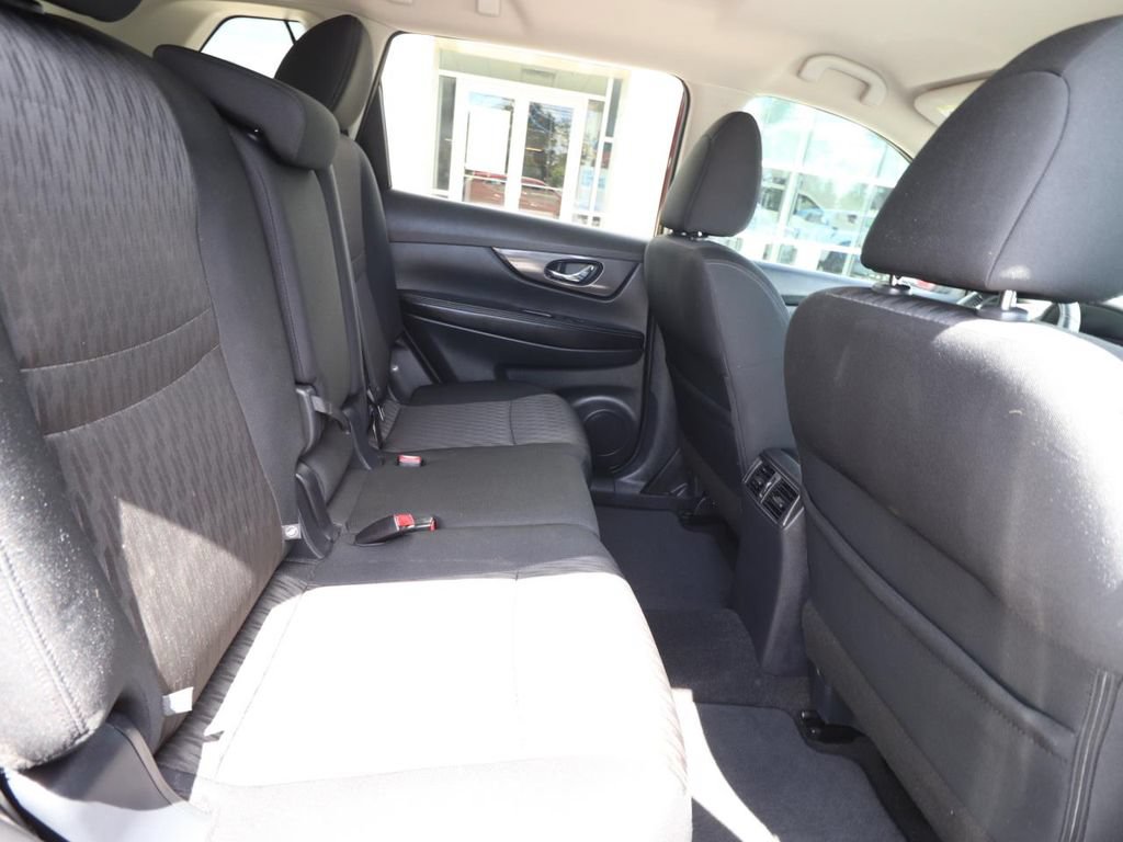 Used 2018 Nissan Rogue SV FWD image 22