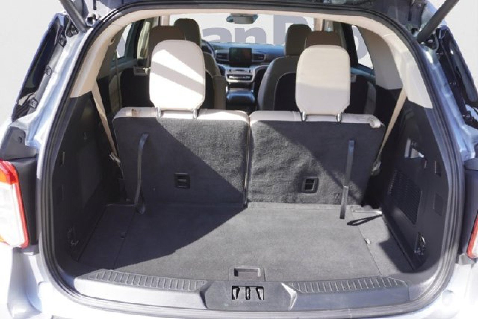 Used 2022 Ford Explorer XLT w/ Equipment Group 202A AWD/4WD image 12