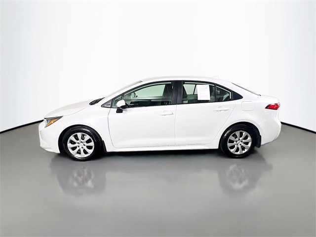Used 2025 Toyota Corolla LE image 4