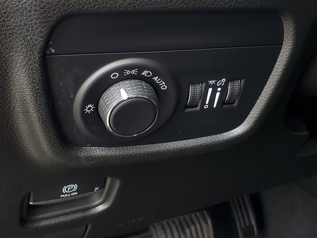 Used 2024 Jeep Grand Cherokee Altitude image 14