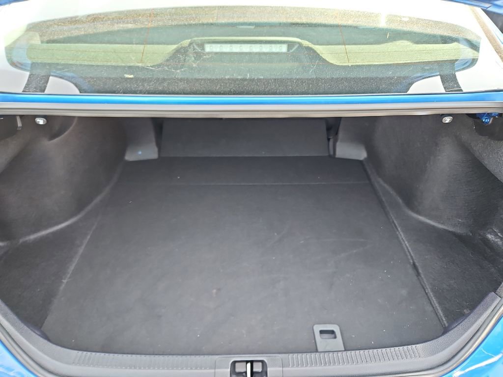 Used 2020 Toyota Camry XLE image 32