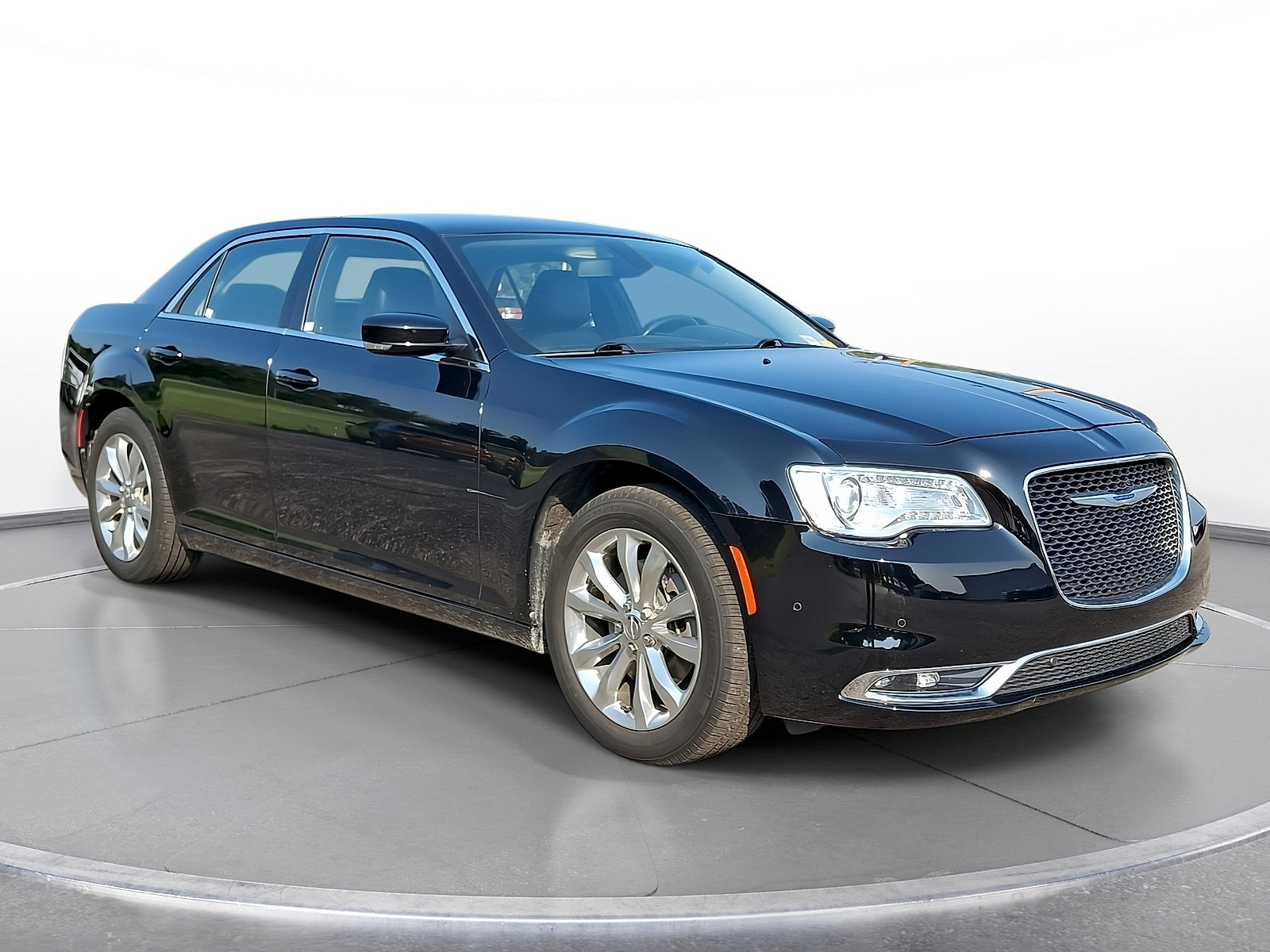 Used 2021 Chrysler 300 Touring L AWD/4WD image 1