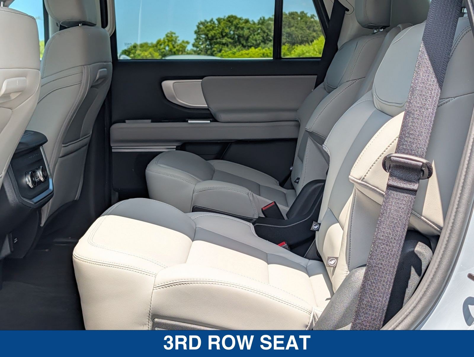 New 2026 Ford Expedition Active RWD image 19