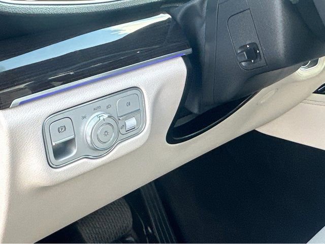 Used 2024 Mercedes-Benz GLE 350 4MATIC image 36