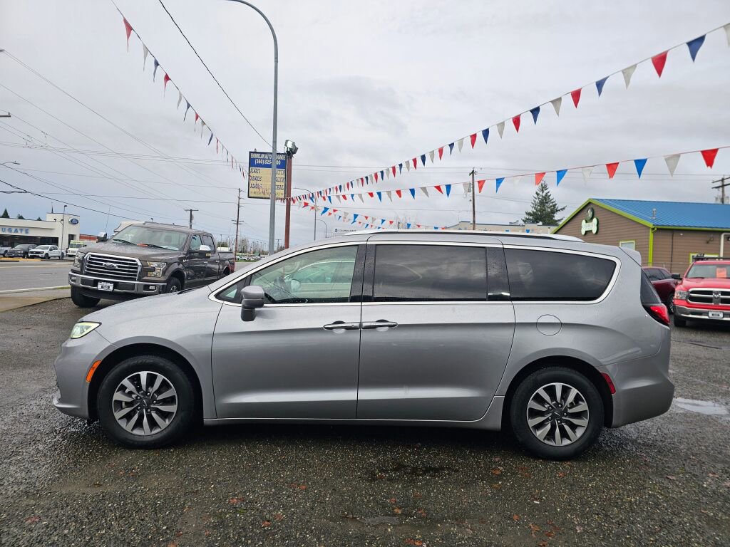 Used 2021 Chrysler Pacifica Touring-L image 4