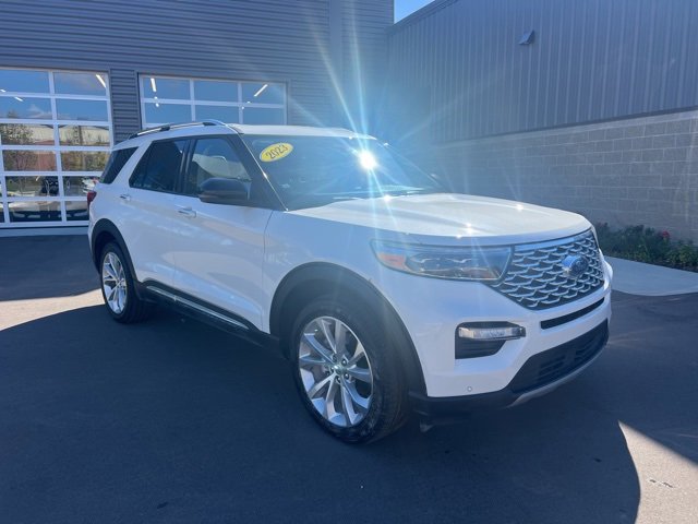 Used 2023 Ford Explorer Platinum w/ Technology Package image 3