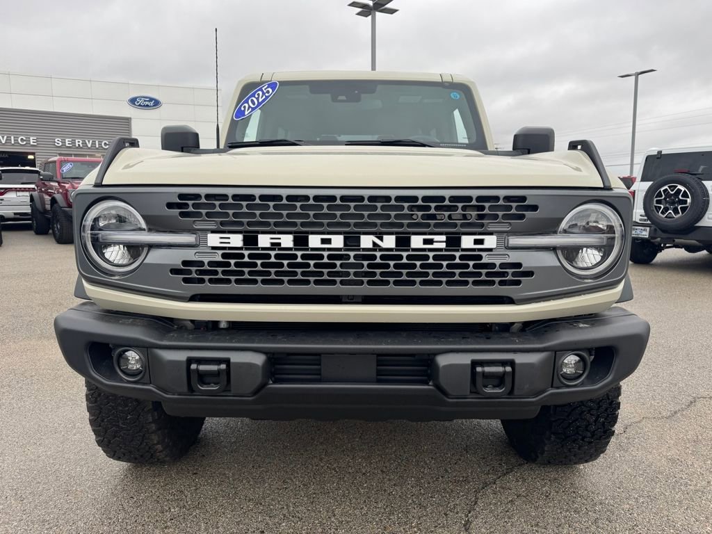 New 2025 Ford Bronco Badlands image 9