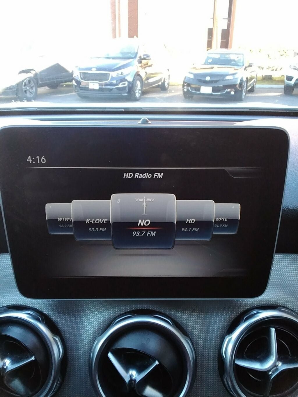 Used 2020 Mercedes-Benz GLA 250 w/ Convenience Package image 16