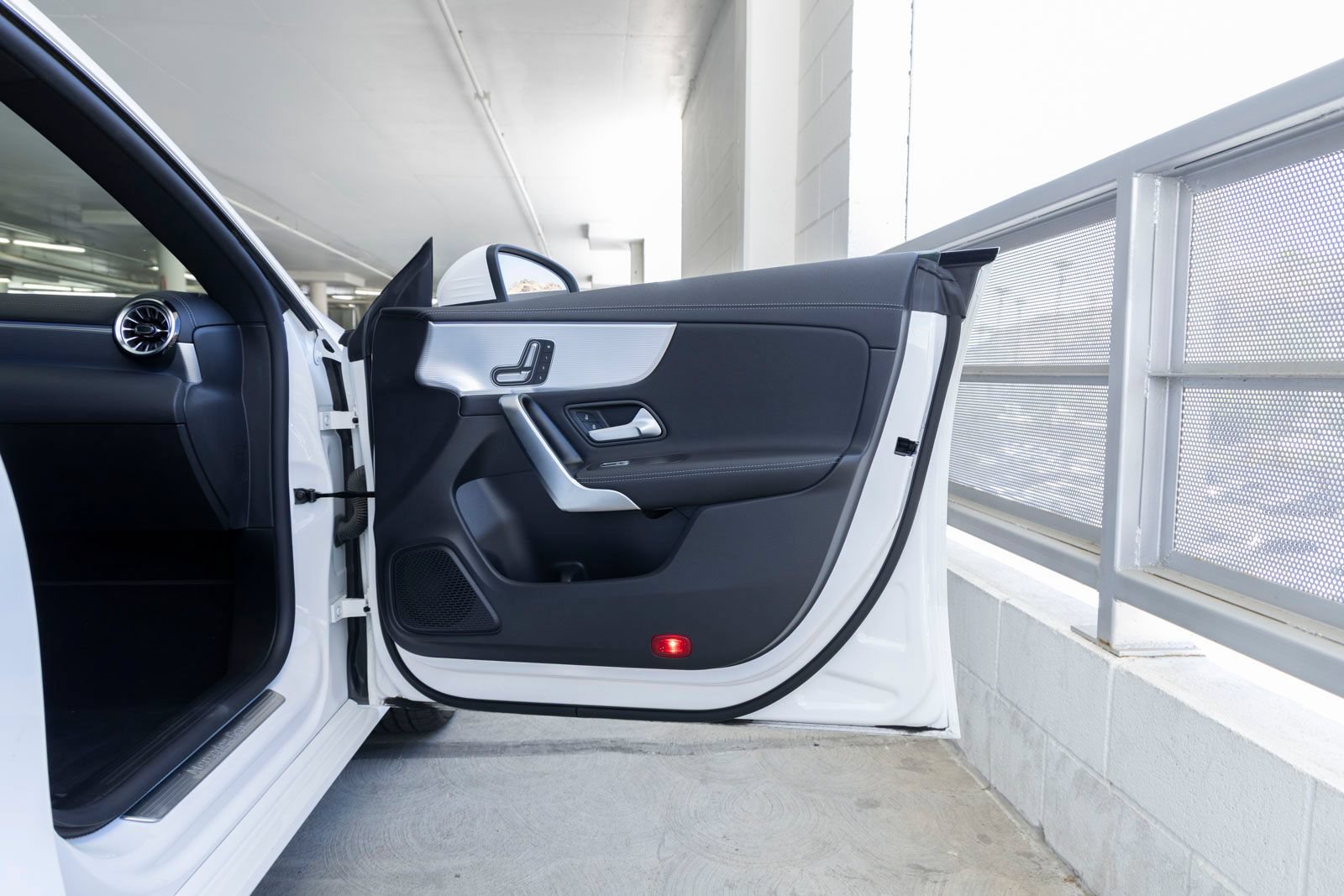 Used 2023 Mercedes-Benz CLA 250 image 26