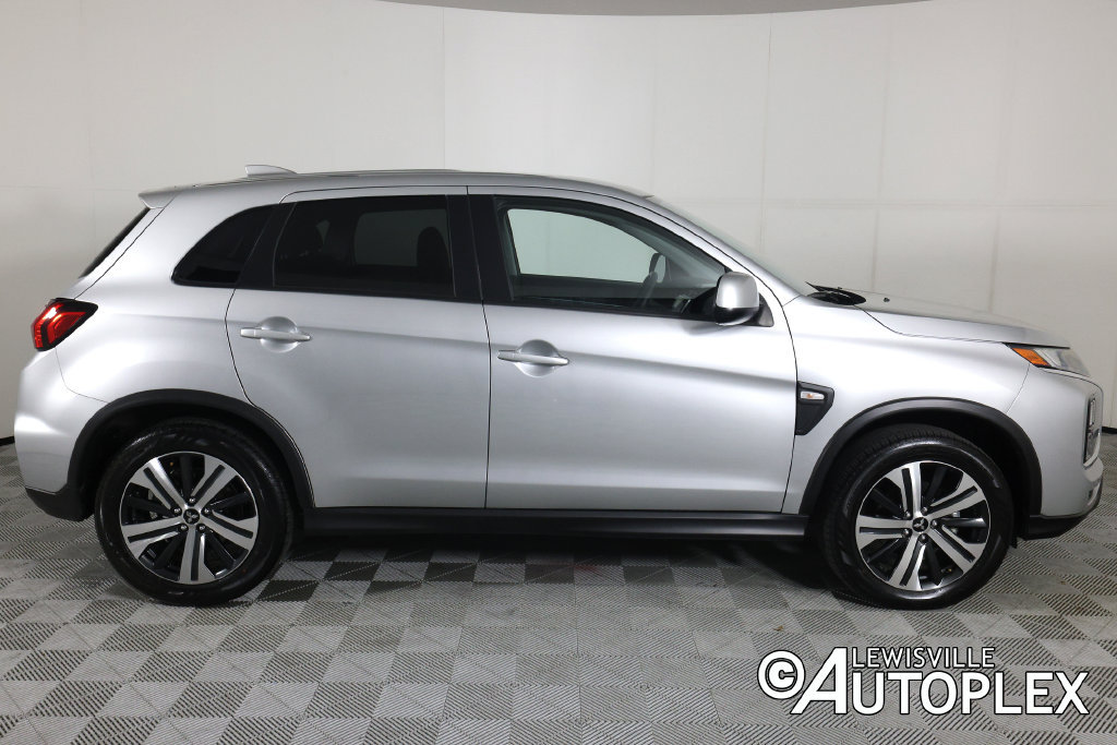 Used 2026 Mitsubishi Outlander Sport ES AWD/4WD image 4