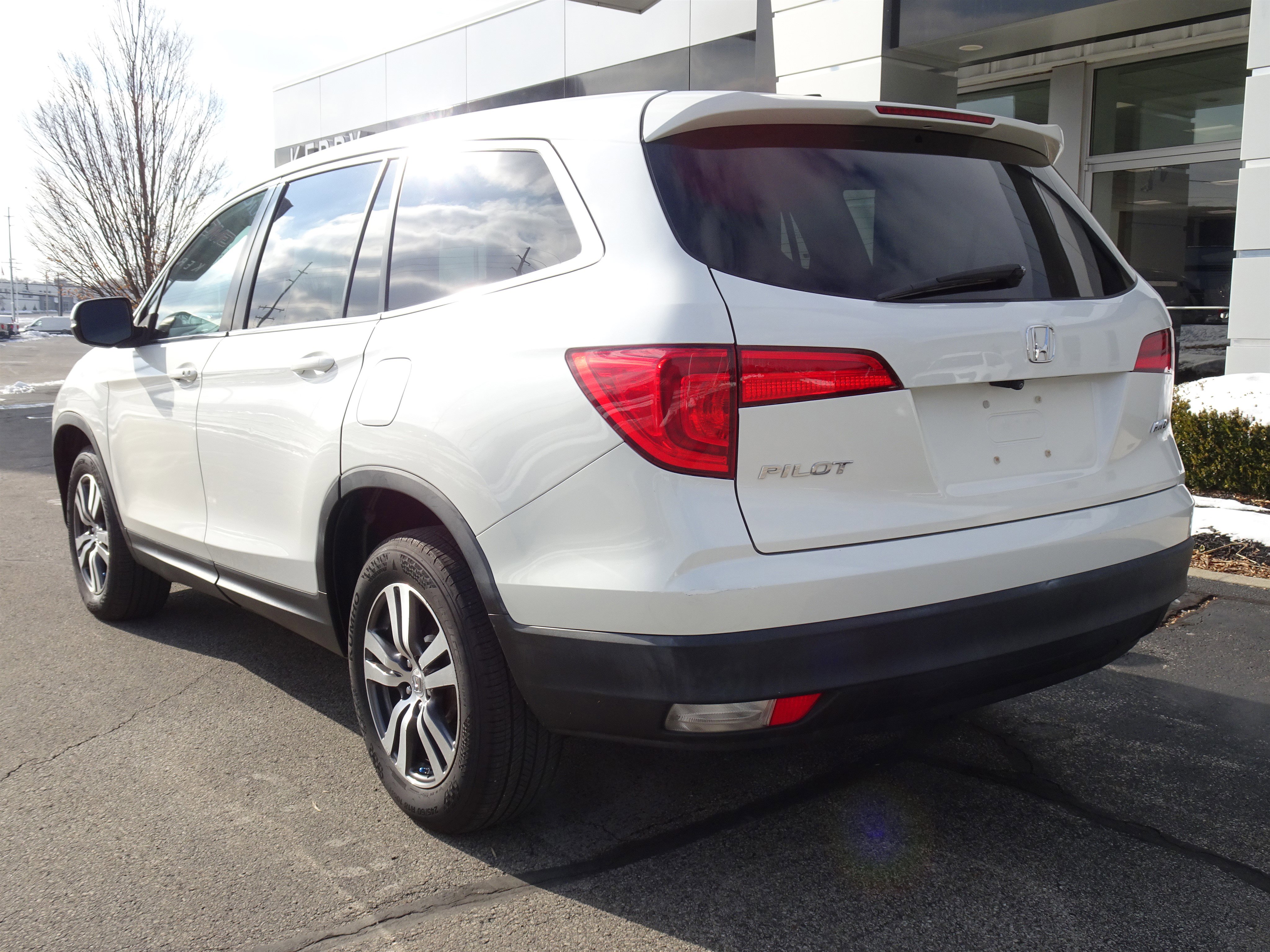 Used 2016 Honda Pilot EX-L image 3