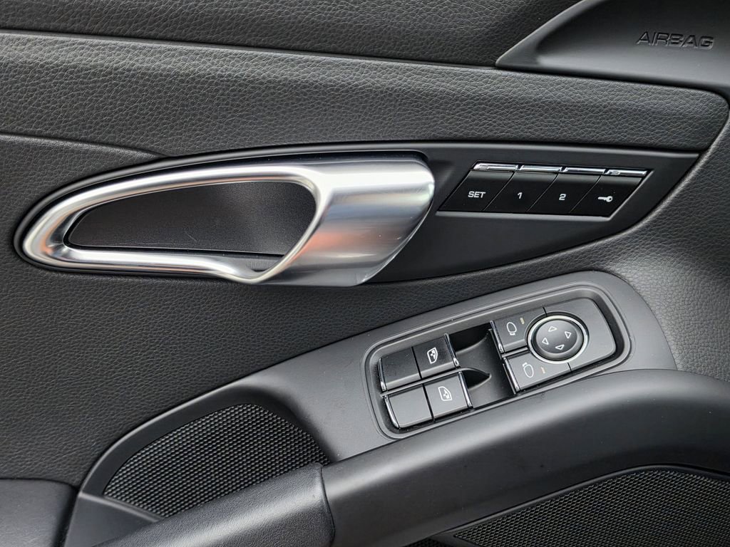 Certified 2024 Porsche 718 Boxster S RWD image 22