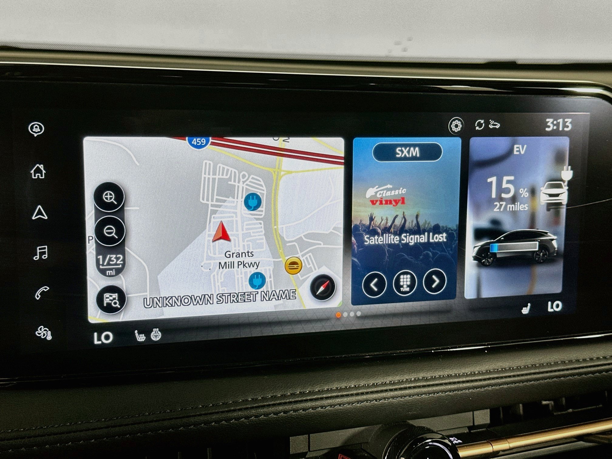 Used 2024 Nissan Ariya FWD image 21