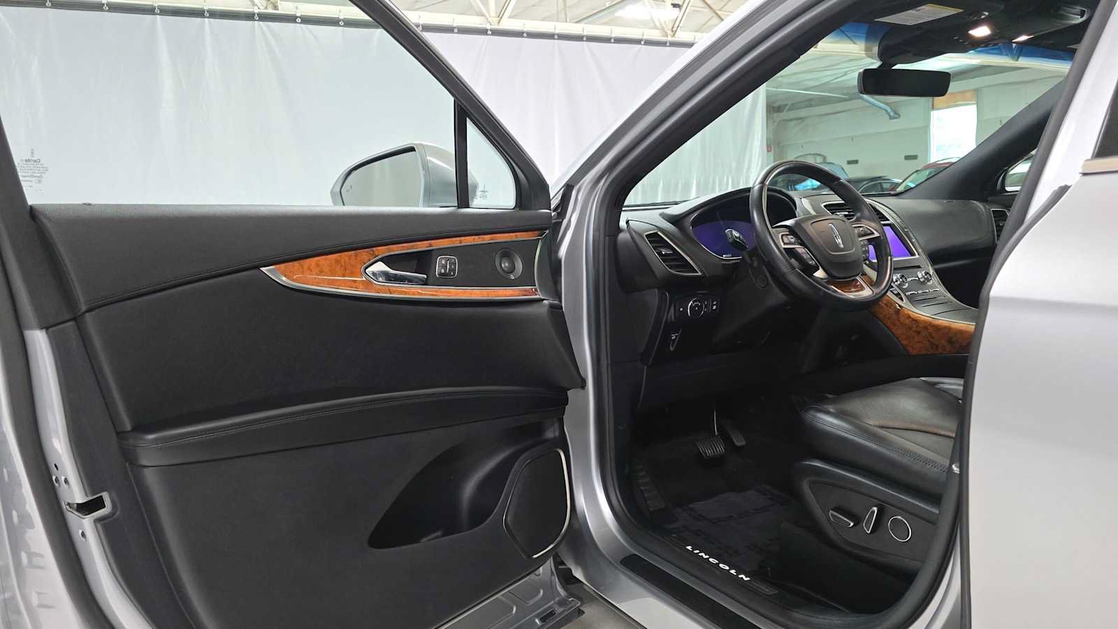 Used 2020 Lincoln Nautilus Reserve FWD image 19