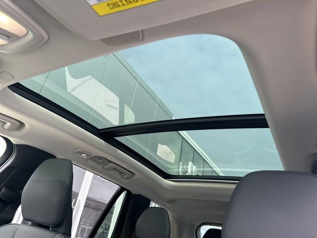 Certified 2025 Volvo XC90 B6 Plus image 27