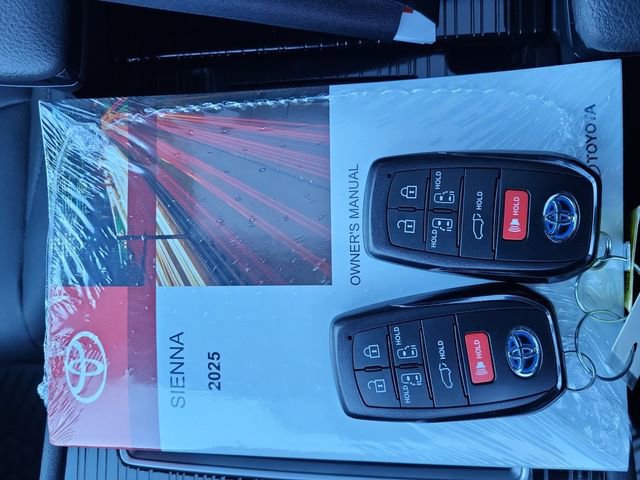Used 2025 Toyota Sienna XSE image 36