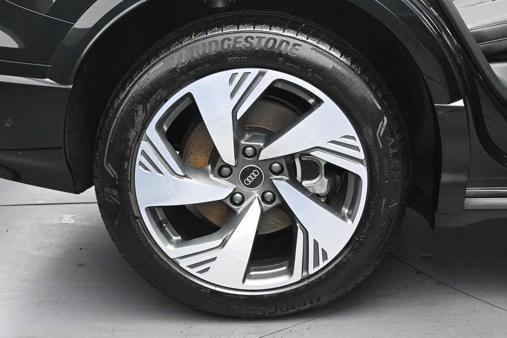 Used 2025 Audi Q6 e-tron Premium Plus w/ Premium Plus AWD/4WD image 33