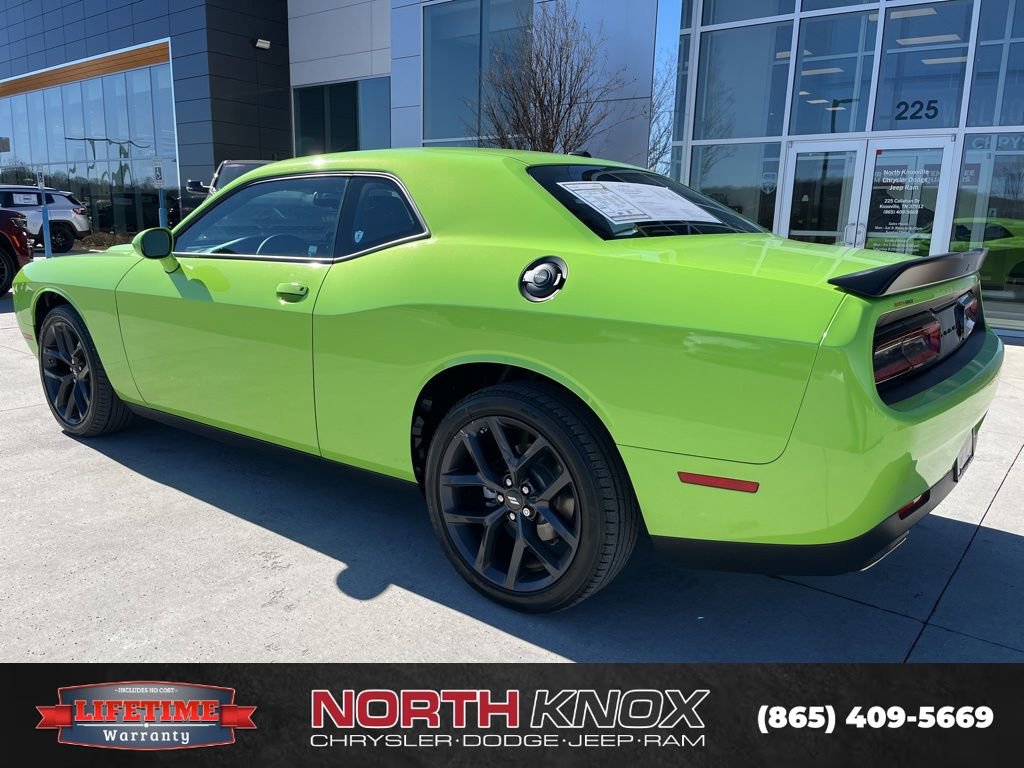 Used 2023 Dodge Challenger SXT w/ Blacktop Package image 15