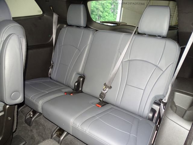 Used 2024 Buick Enclave Premium AWD/4WD image 17