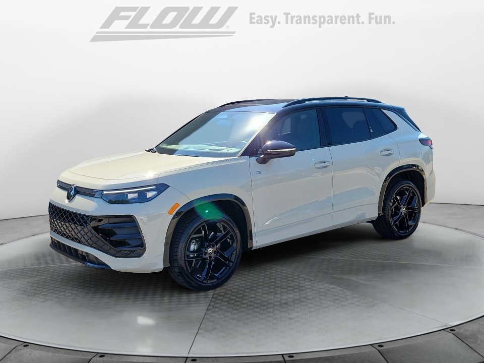 Certified 2026 Volkswagen Tiguan SE R-Line AWD/4WD image 4