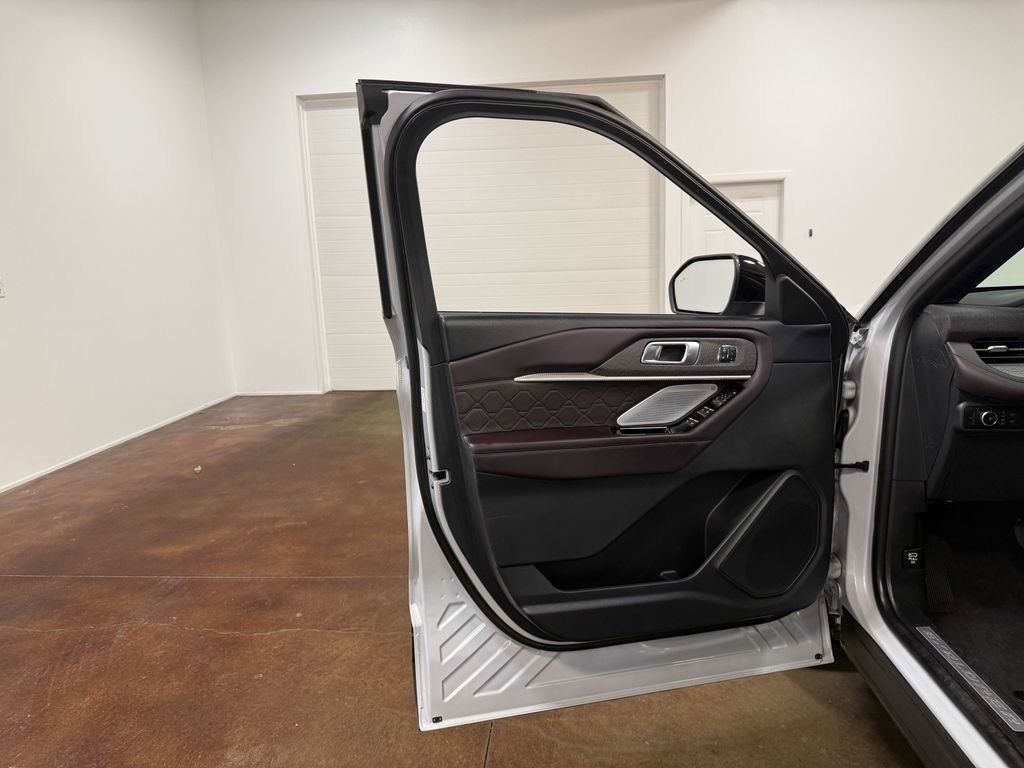 Used 2025 Ford Explorer Platinum w/ LUX Leather Package image 57