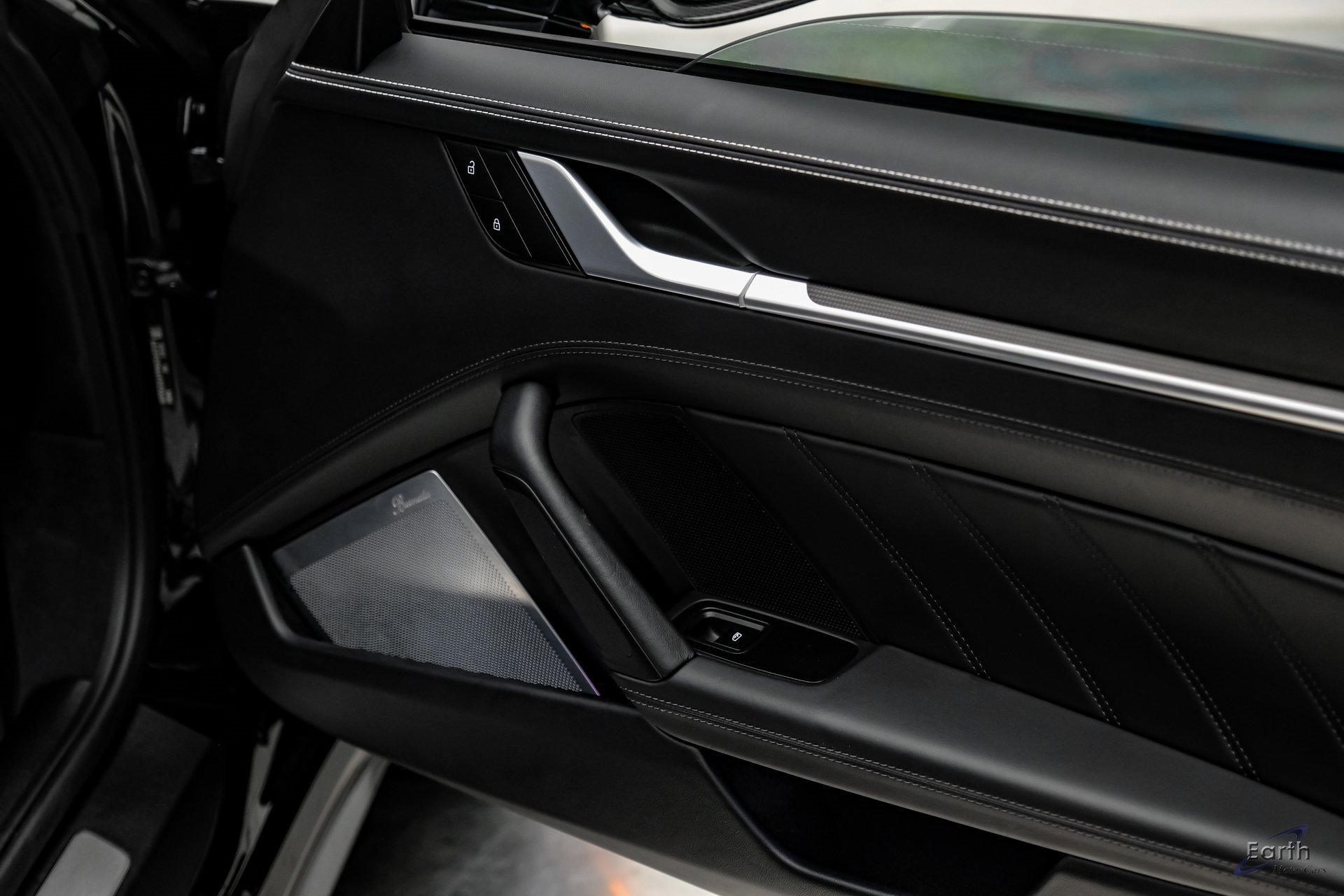 Used 2022 Porsche 911 Turbo S image 85