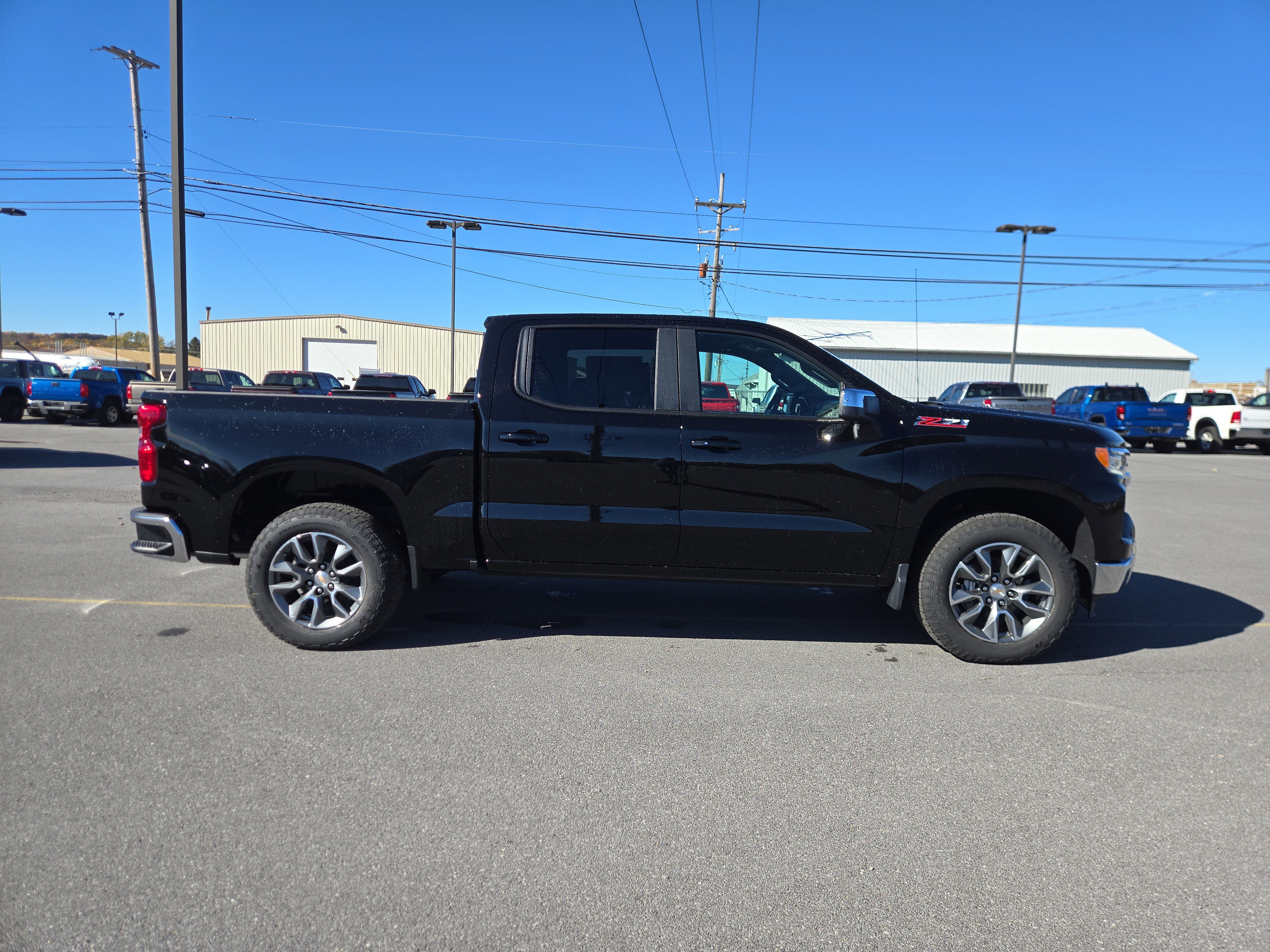 New 2026 Chevrolet Silverado 1500 LT w/ Z71 Off-Road Package image 2
