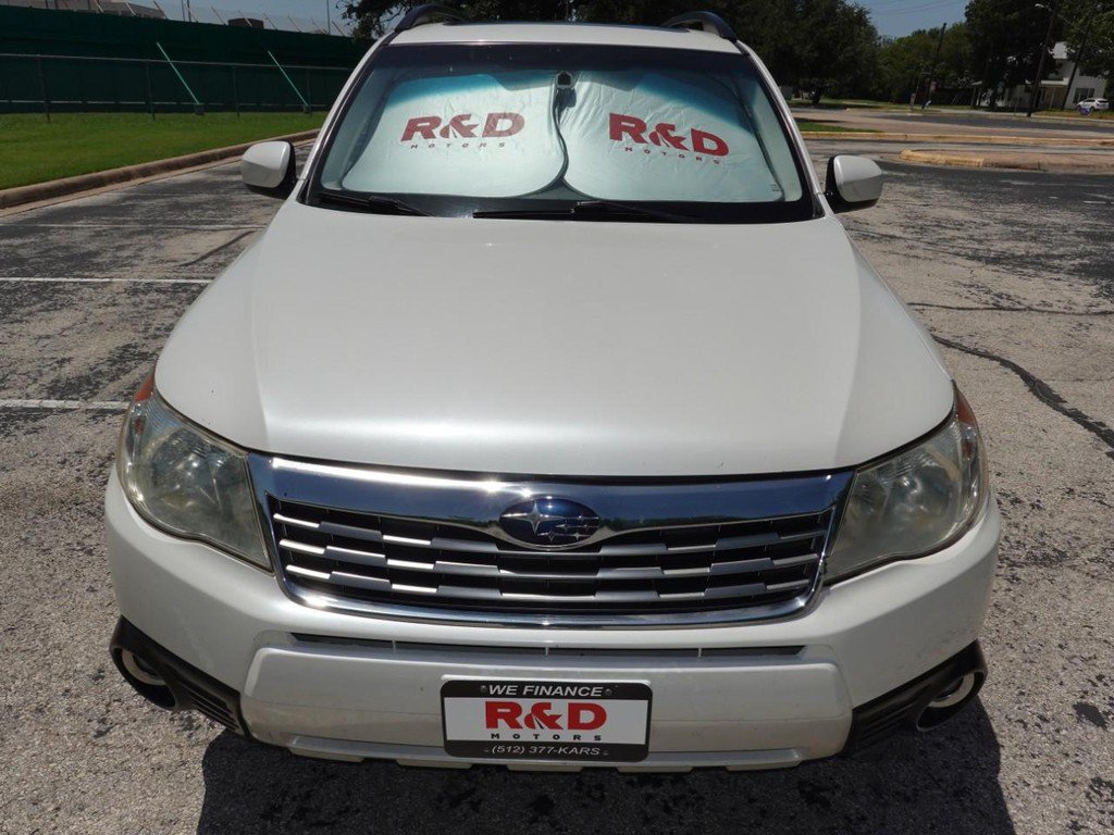 Used 2010 Subaru Forester 2.5X Limited AWD/4WD image 2
