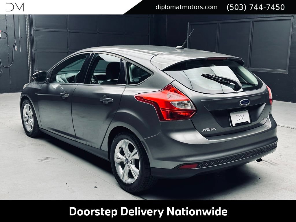 Used 2014 Ford Focus SE w/ SE Winter Package FWD image 5