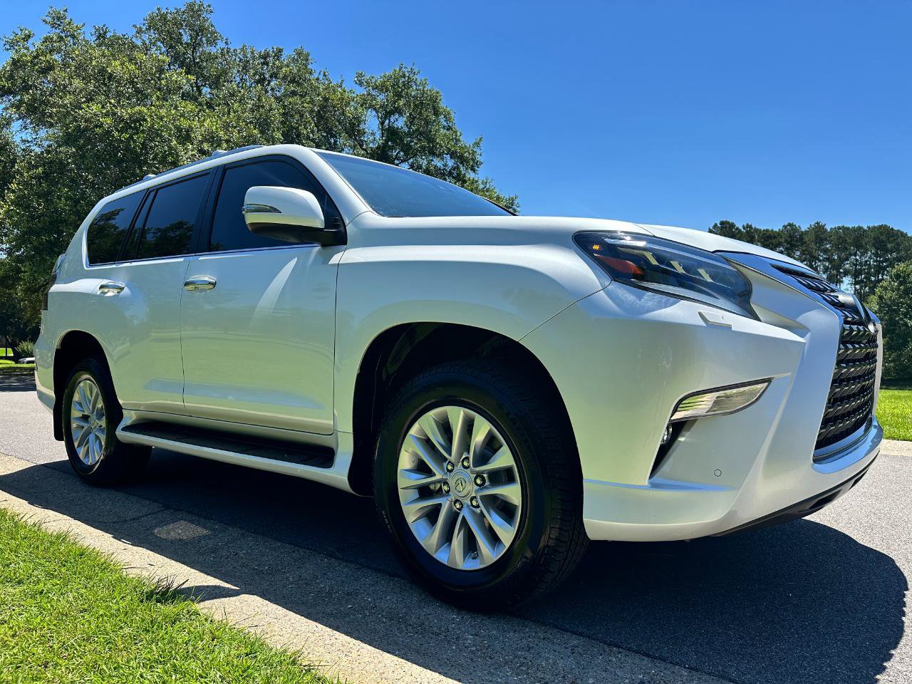 Used 2023 Lexus GX 460 Premium AWD/4WD image 3